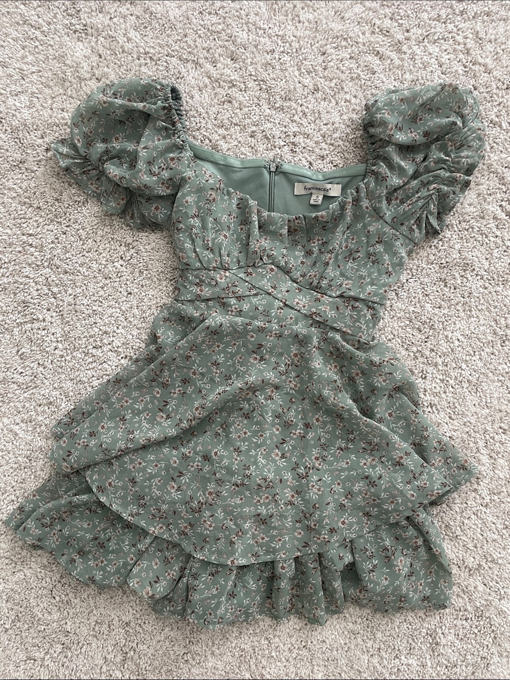 Francesca's Collections Green Floral Puff-Sleeve Romper